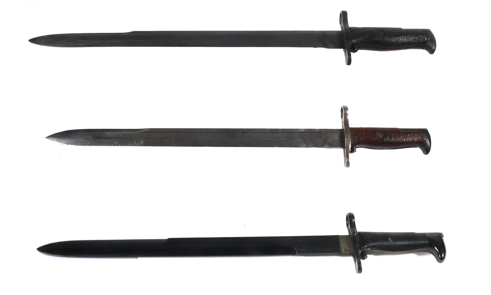 3 US Military Bayonets M1905 & USN MK1: Collection of three rifle bayonets to include: Two Springfield Armory M1905 bayonets and one USN Mark 1 training bayonet. The Model of 1905 bayonet or M1905, was made for the U.S. M1903 Springfield ri