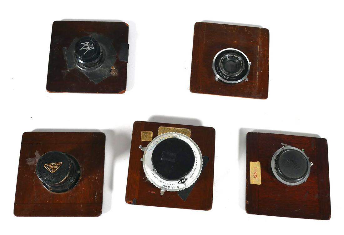 (5) DEARDORFF Camera Lens Boards & Lenses: Five Deardorff 6" x 6" camera boards with lenses including: Raptar f6.8 159mm wide angle lens, Apochromat Red Dot Artar f11 19" 482mm lens, Schneider-Kreuznach Angulon f6.8 120mm lens, shutterless Apo
