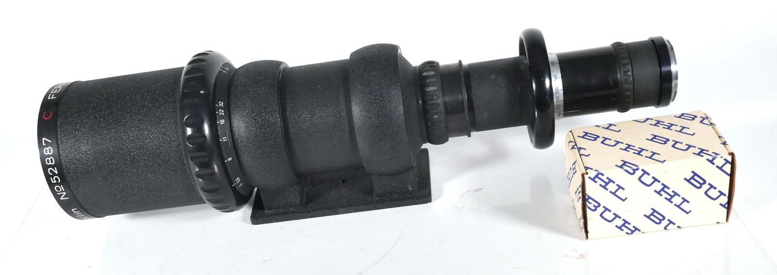 Vintage Astro-Berlin Fernbildinse f5 800mm Lens: Massive Fernbildinse f/5 800mm tele lens. Serial #52887. Two mount adapters, one d-mount and the other possibly Nikon. Metal carry case included. Lens measures approx. 29" x 7" diameter. Lens has age