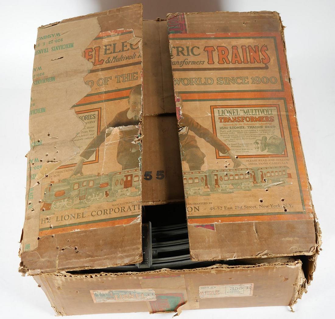 Lionel Standard Electric Train Set (1 of 3)