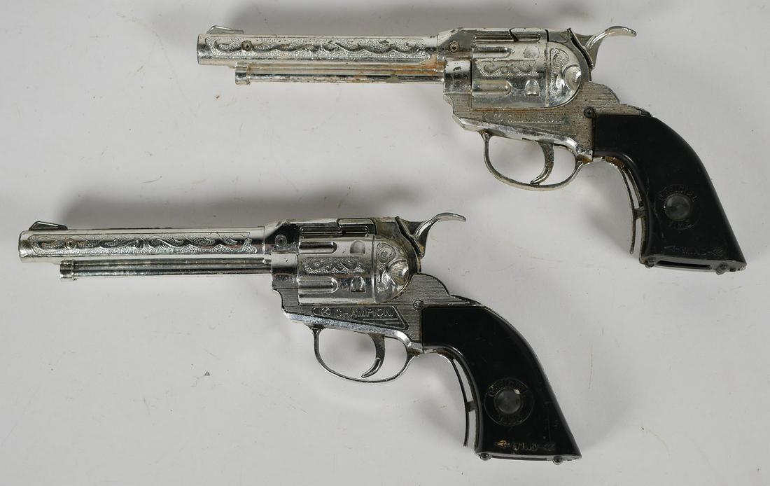 Pair of vintage Kilgore Fast Draw Revolvers (1 of 5)