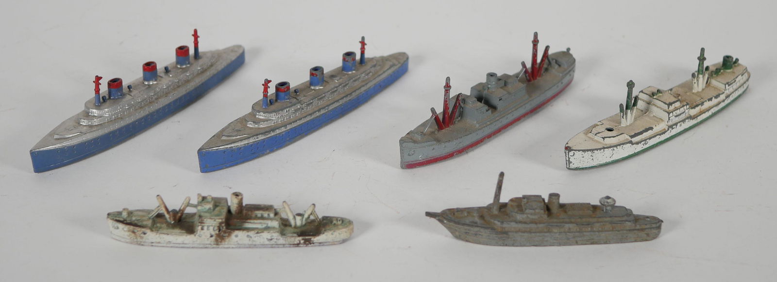 6 Tootsietoy Navy Cargo and Cruise Ships (1 of 3)