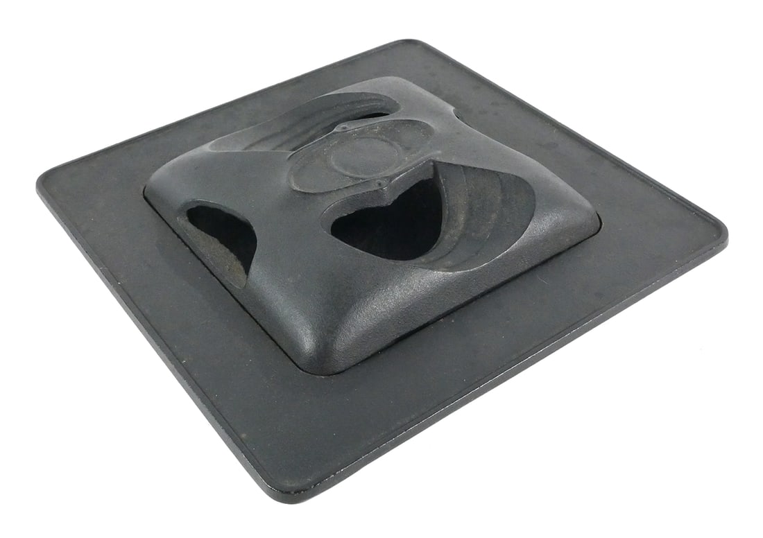 Vintage Nambu Tekki Cast Iron Incense Burner: Japanese mid 20th century Modern MCM style covered incense burner censer or cigar ashtray. Minimalist design of cranes on the top. Marked on the underside. Overall 10" Square x 3-3/8"H. This item can 