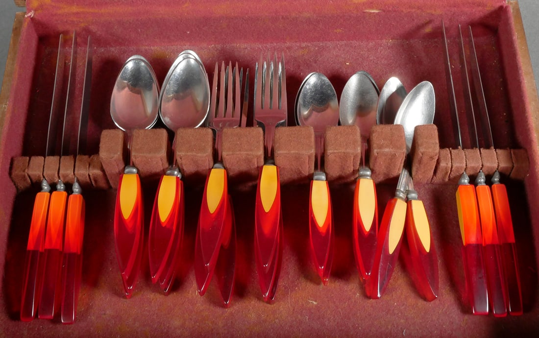 MCM Bakelite & Lucite Service for 6 Flatware: Gorgeous set of stainless flatware, six each of knives, forks, spoons and tablespoons. Probably made by Englishtown, but unmarked except for "Stainless Steel." Handles are red lucite or acrylic with c
