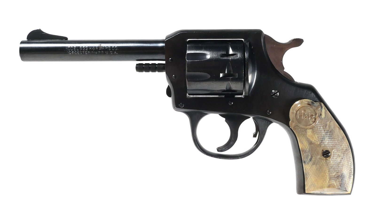 H&R ARMS MODEL 922 REVOLVER 22: H&R Arms Model 922 double action revolver .22 caliber. Serial #N7776, circa 1966. Nine shot capacity, 4" barrel. This item can be shipped in-house. Please check the shipping details in our terms and c