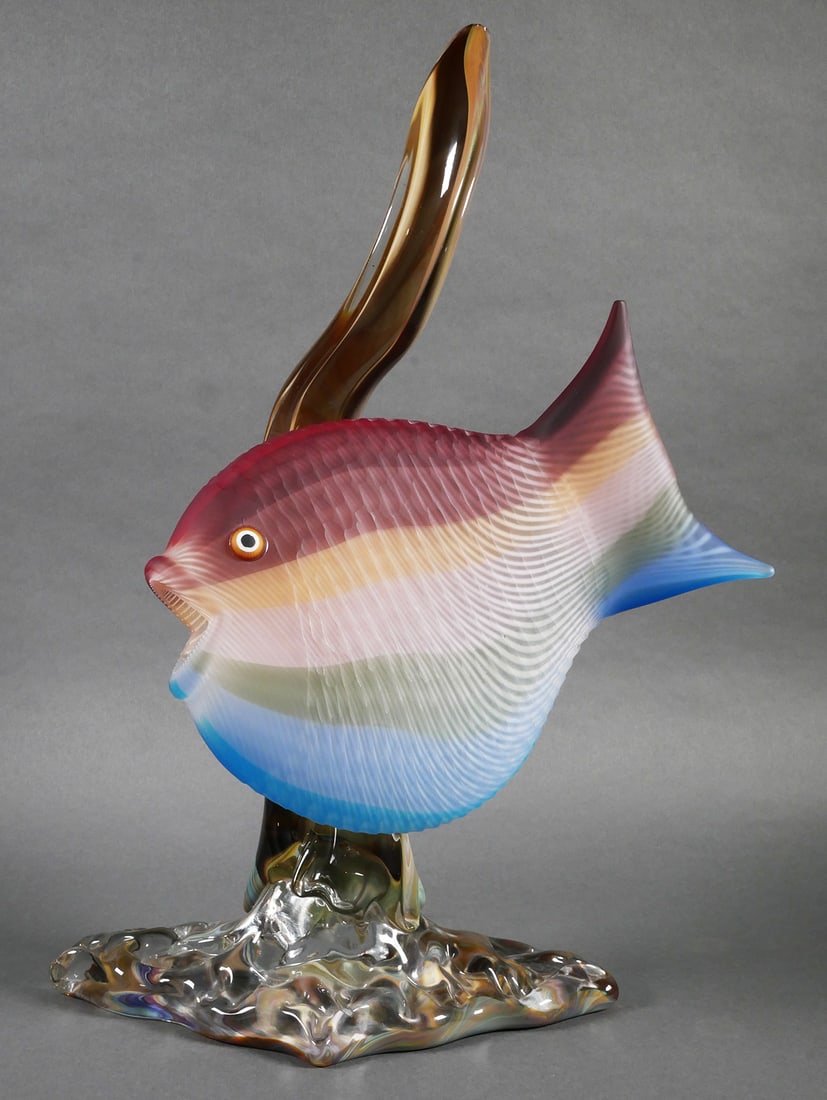 Adriano Dalla Valentina Murano Glass Fish: Large Italian art glass sculpture depicting a fish, measuring 18-1/2" high. Signed on the bottom by artist Valentina (Italian, 1945-2019). This item will need to be shipped by a packing company of you