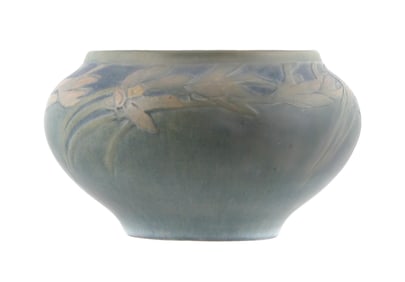 NEWCOMB COLLEGE Sadie Irvine, Crocus Vase