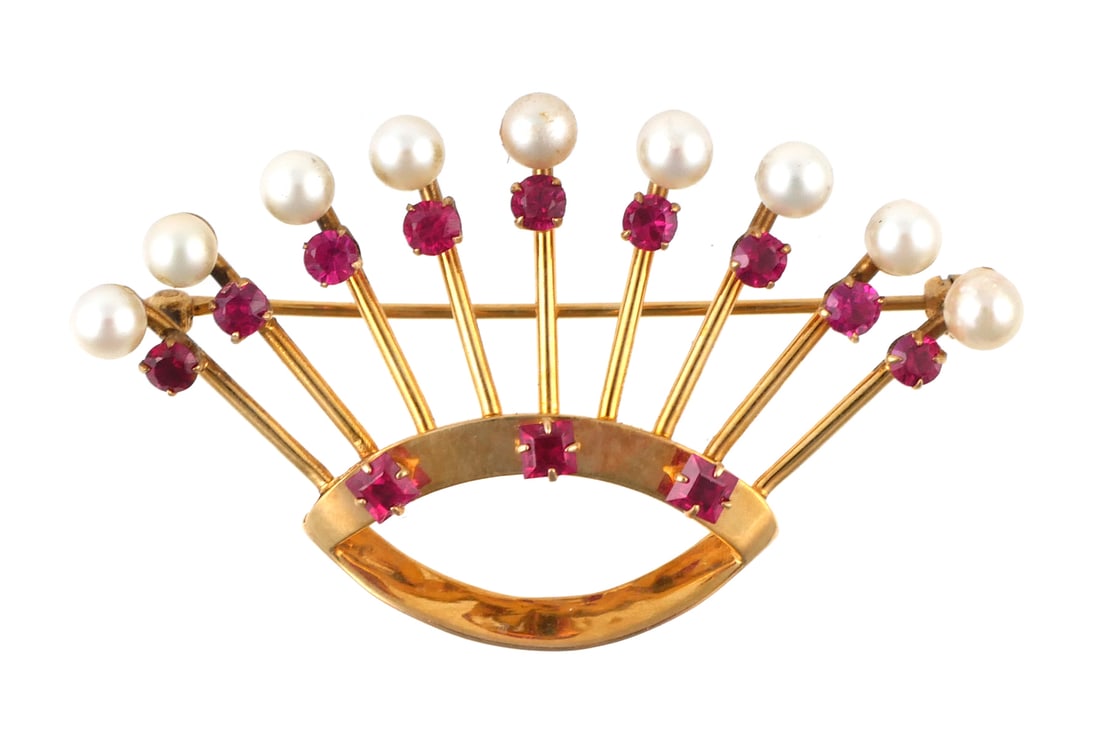 Rare Coro 10k Gold Pegasus Crown Brooch: Vintage Coro Pegasus marked 10k gold brooch with royal crown design, accented with 12 pink sapphires (tested) and 9 pearls (about 4mm each). About 2-1/8" wide. Weighs 6.6 grams. This item can be shipp