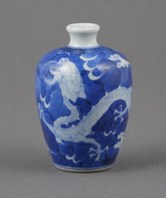 Chinese Porcelain Dragon Snuff Bottle