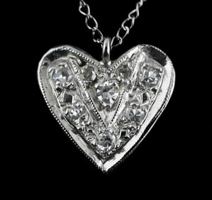 14K Gold Diamond Heart Pendant Necklace