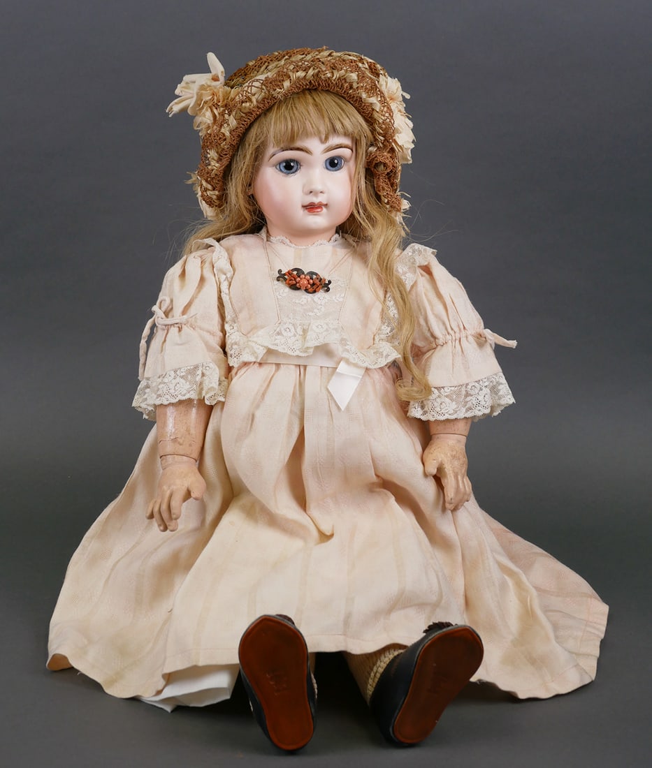 Antique JUMEAU Doll 24" Medaille D'Or Body: Late 19th century French Tete Jumeau porcelain bisque head doll. Head stamped "Depose Tete Jumeau Bte S.G.D.G. 11" with three artist marks. Fixed blue paperweight eyes, closed mouth, chin dimple, and