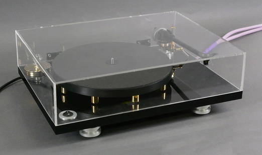 Bluenote Bellavista Turntable w/ LAV B-5 Arm: Bluenote Bellavista turntable with factory-mounted L.A.V. B-5 Signature tonearm and Dynavector DV-20X moving-coil cartridge. Italian-made precision belt-drive design with machined aluminum platter