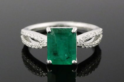 Platinum Emerald & Diamond Ring
