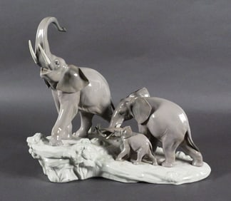 Lladro Elephants Walking Porcelain Group #1150