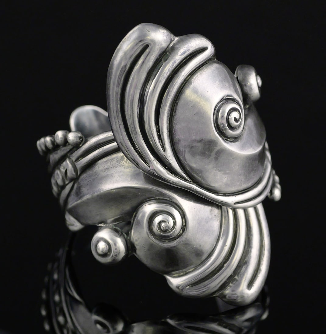 Taxco Sterling Vintage Clamper Bracelet: Sterling silver Taxco, Mexico, signed hinged clamper bracelet. Marked by an unidentified artist, early to mid 20th century wave design clamper bracelet. 925 silver, 65.1 grams tw. Interior when fully