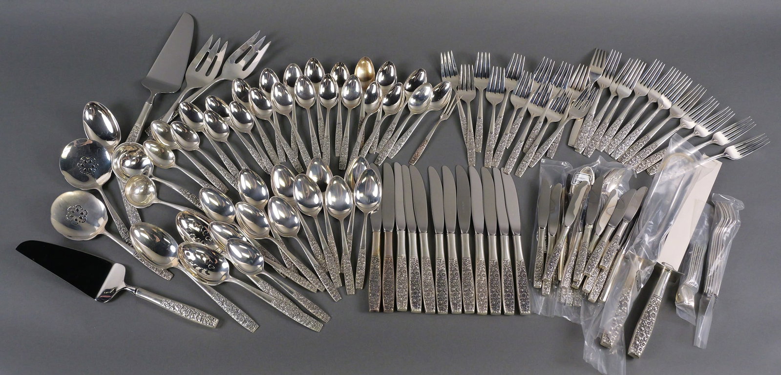 129 Piece Towle "Contessina" Sterling Flatware (1 of 3)
