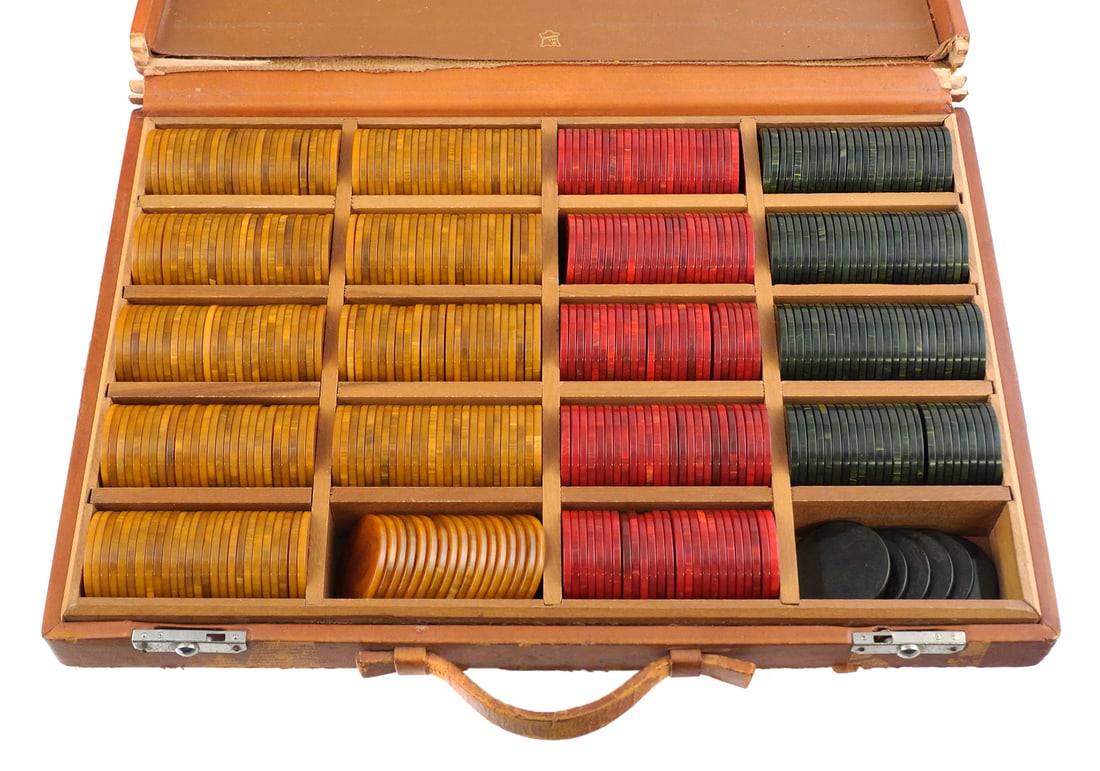 Vintage BAKELITE Poker Chip Set, 450 Chips (1 of 3)