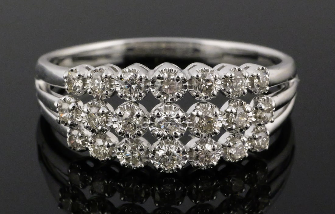 18K White Gold Diamond Band Ring (1 of 4)