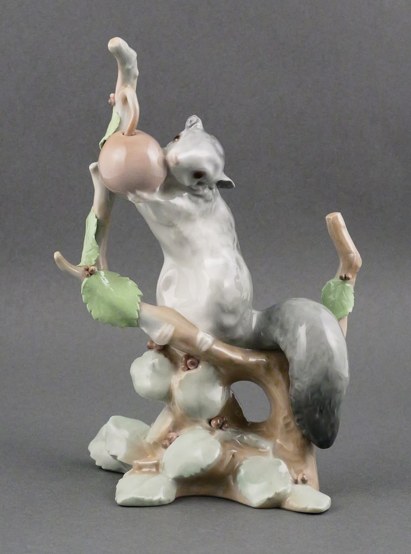 LLADRO Dormouse or Squirrel Figurine (1 of 3)