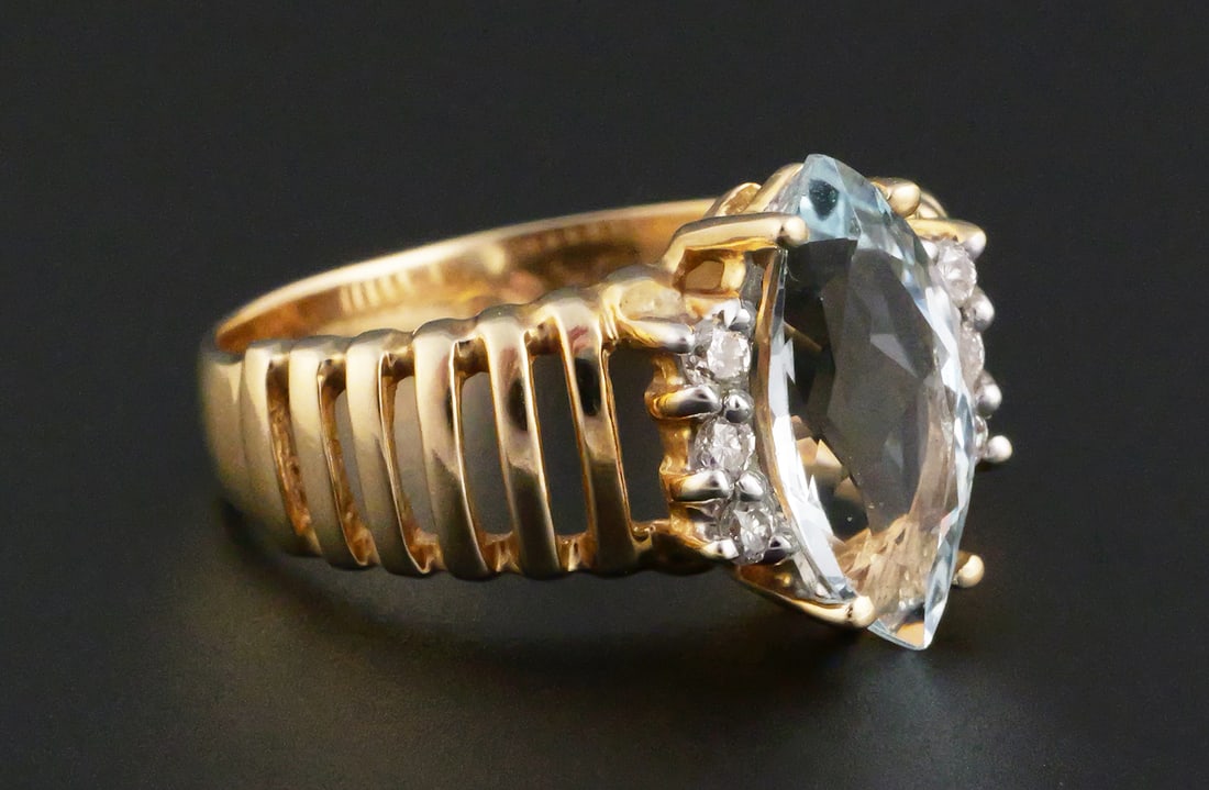 10k Gold Topaz Ring - 2
