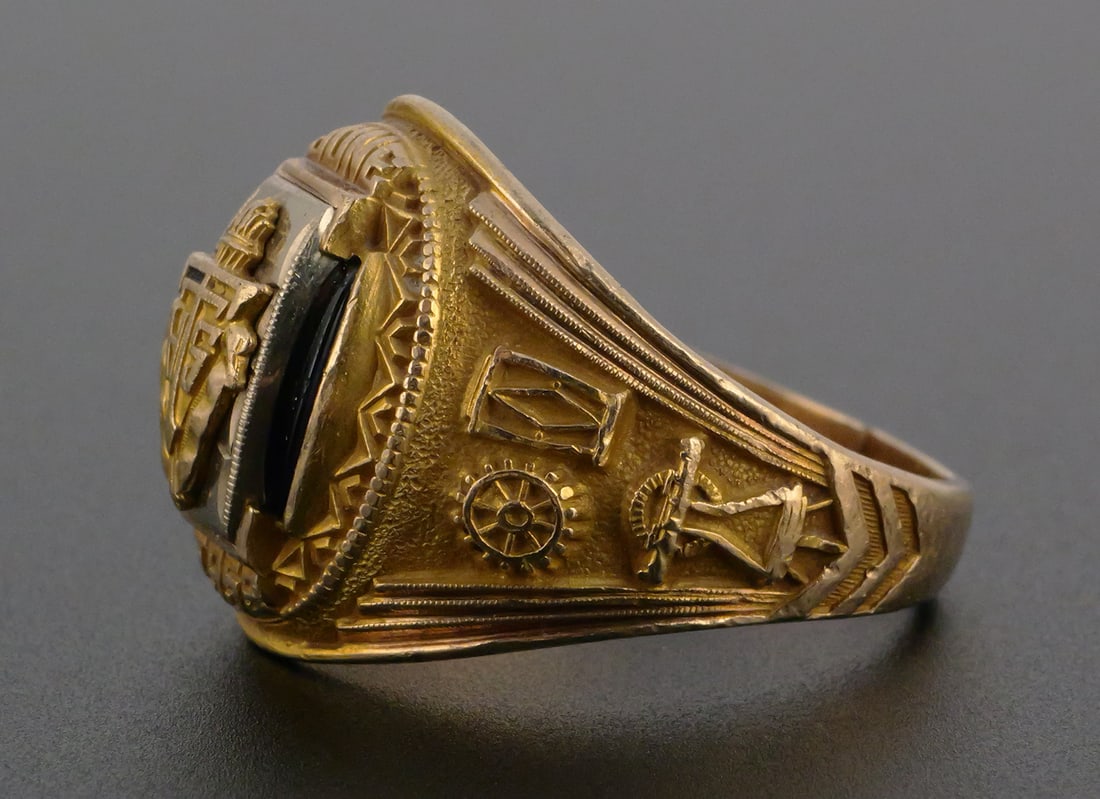Vintage 10K Class Ring - 3