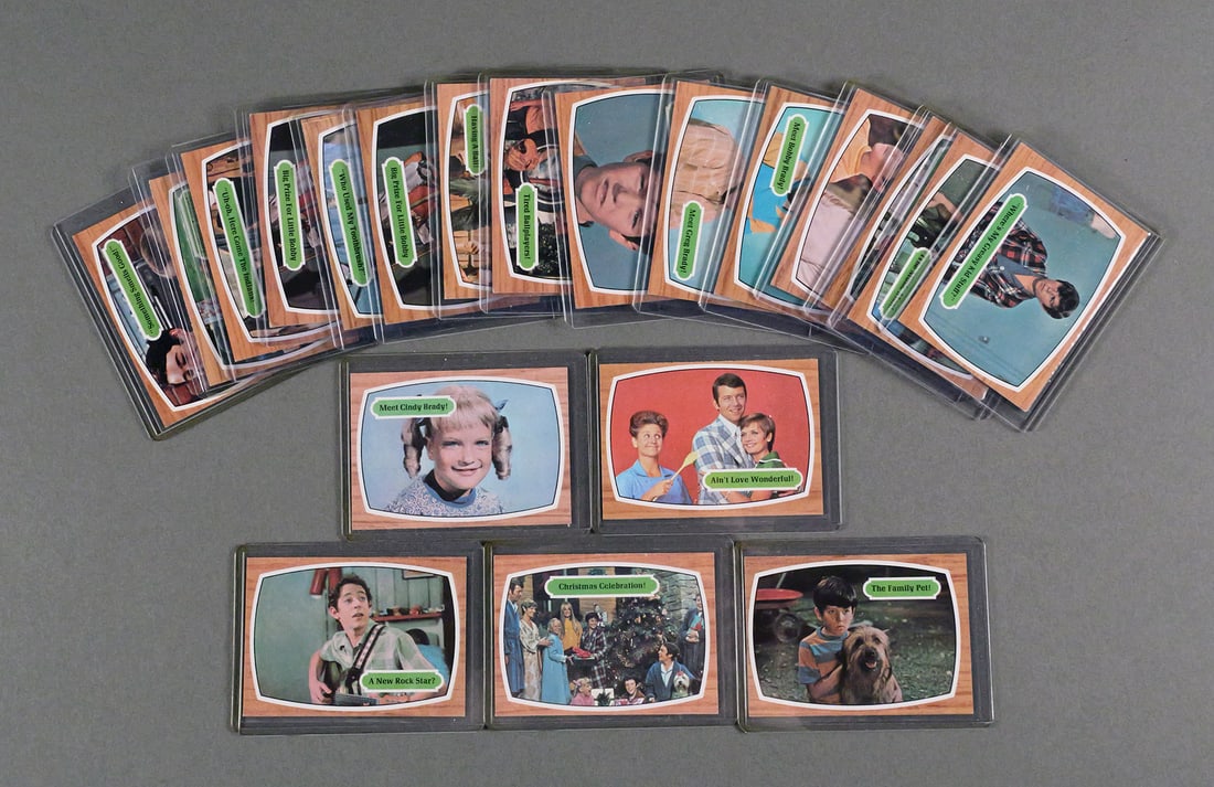 1971 Topps BRADY BUNCH Trading Cards (20): Selection of 20 Topps Brady Bunch trading cards from 1971. Only one duplicate (card #15). Generally very nice condition, estimated to be an average grade of EX to VF, with few outliers. This item can 