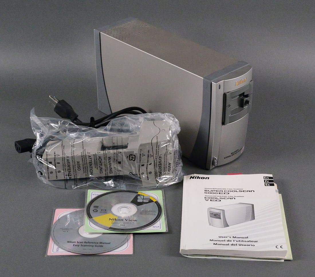 Nikon Super Cool Scan 5000 ED Film Scanner: Nikon Super Cool Scan 5000 ED Film Scanner with extras. Measures approx. 3-3/4" x 6-3/4" x 12". This item can be shipped in-house. Multiple lot combined shipping may require 3rd Party shipping.