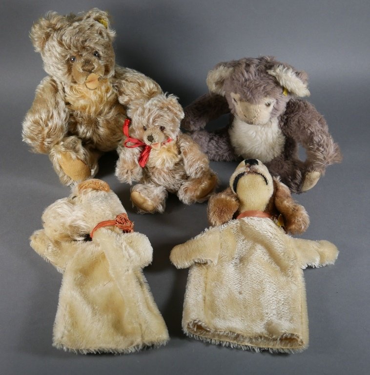 STEIFF Plush Hand Puppets, Bears Dogs Koala etc.: Two Steiff hand puppets and three stuffed animals. Excellent condition. Three with ear buttons.