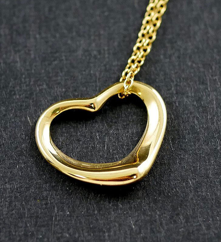 TIFFANY 18k Gold Heart Elsa Peretti Necklace: 16" long. 2.8 grams.