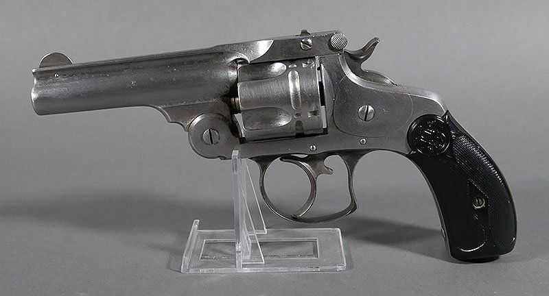 1880s SMITH & WESSON Top Break 38 Revolver: Smith & Wesson double-action, top break 38 S&W centerfire. Second Issue, Second Model (1880-1884). Nice condition, serial 31623. Superb grips. (Because it was made before 1899, this item can be shippe