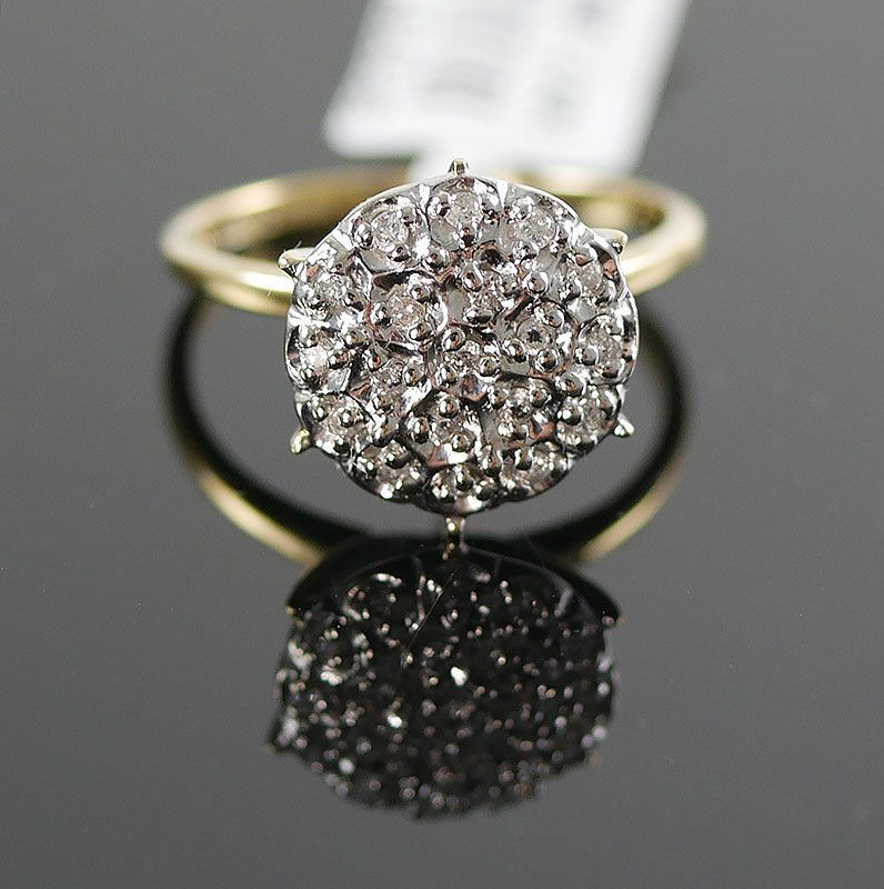 10K DIAMOND CLUSTER RING 1/4 CARAT (1 of 3)