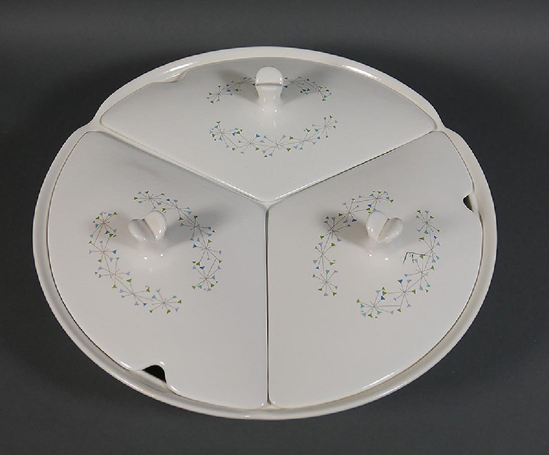 Rare Ben Seibel Raymor Universal Divided Server: Very rare early 1950s Raymor Universal divided server in the Choreography pattern, designed by Ben Seibel. Rare to find any piece in this pattern, let alone this server. Measures 13" in diameter. One