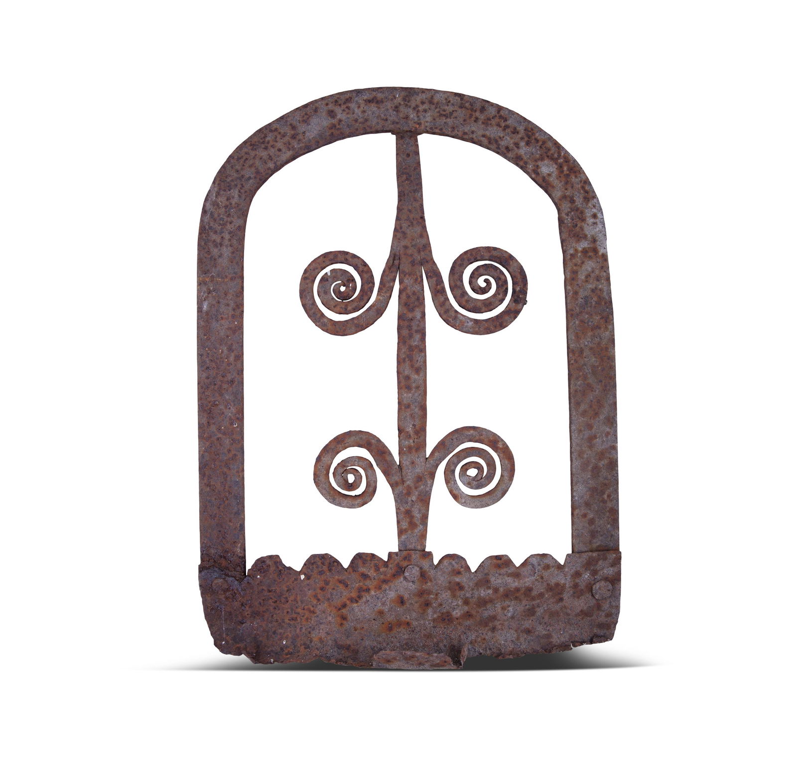 AN IRISH 18TH CENTURY FORGED IRON HARNEN STAND, with spirals. 47 x 33cm (1 of 2)