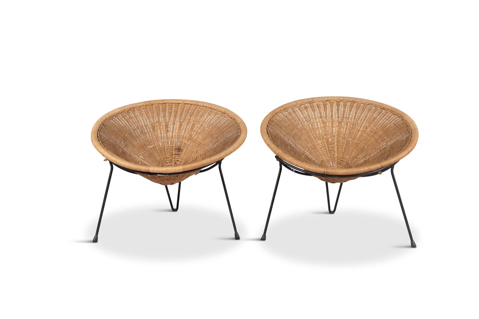 ROBERTO MANGO (1920-2003) A pair of wicker chairs on a tripod base by Roberto Mango, c.1970. 80 x: ROBERTO MANGO (1920-2003) A pair of wicker chairs on a tripod base by Roberto Mango, c.1970. 80 x 80 x 63cm (h); Seat 36cm (h)