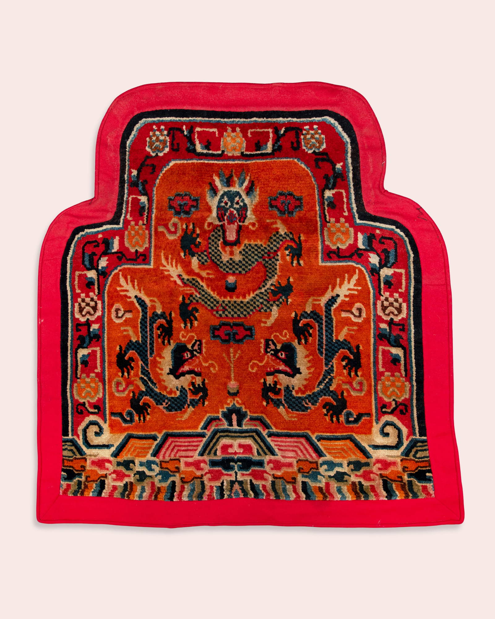 A TIBETAN BUDDHIST THRONE BACK RUG WITH THREE DRAGON MOTIFS Tibet, ca 1912-1935 Size.76.5 x