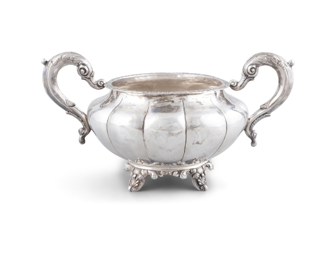 A LARGE IRISH WILLIAM IV SILVER SUGAR BOWL, Dublin c.1837, maker's mark of James Moore, applied (1 of 5)