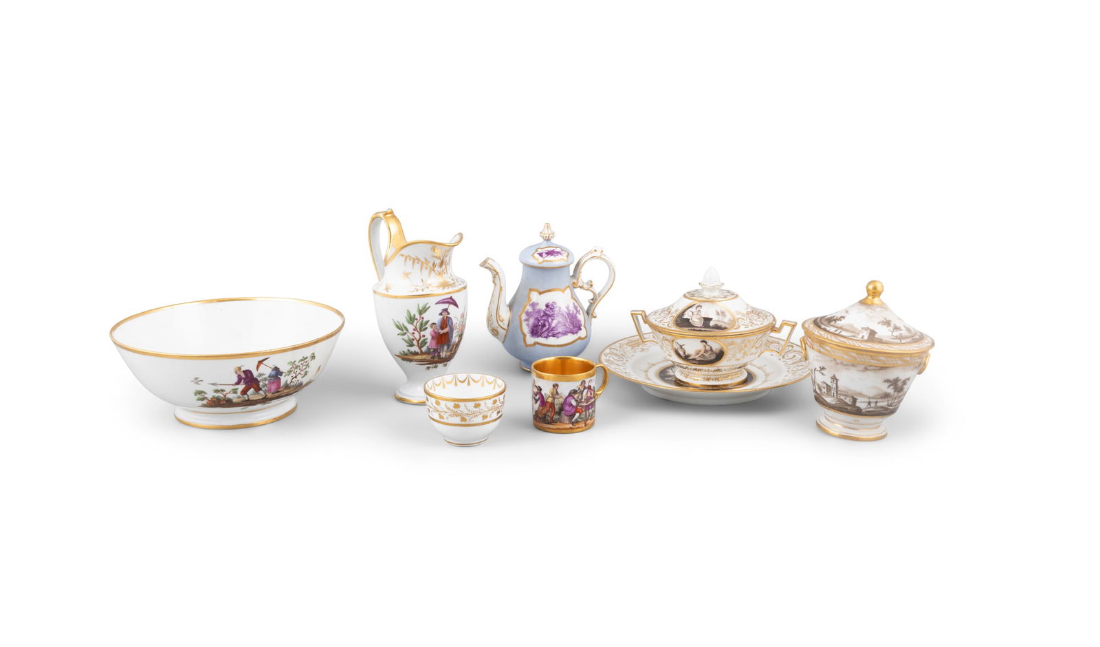 A MISCELLANEOUS COLLECTION OF PARIS PORCELAIN, comprising: - a gilded ewer and basin, Chinoiserie (1 of 4)