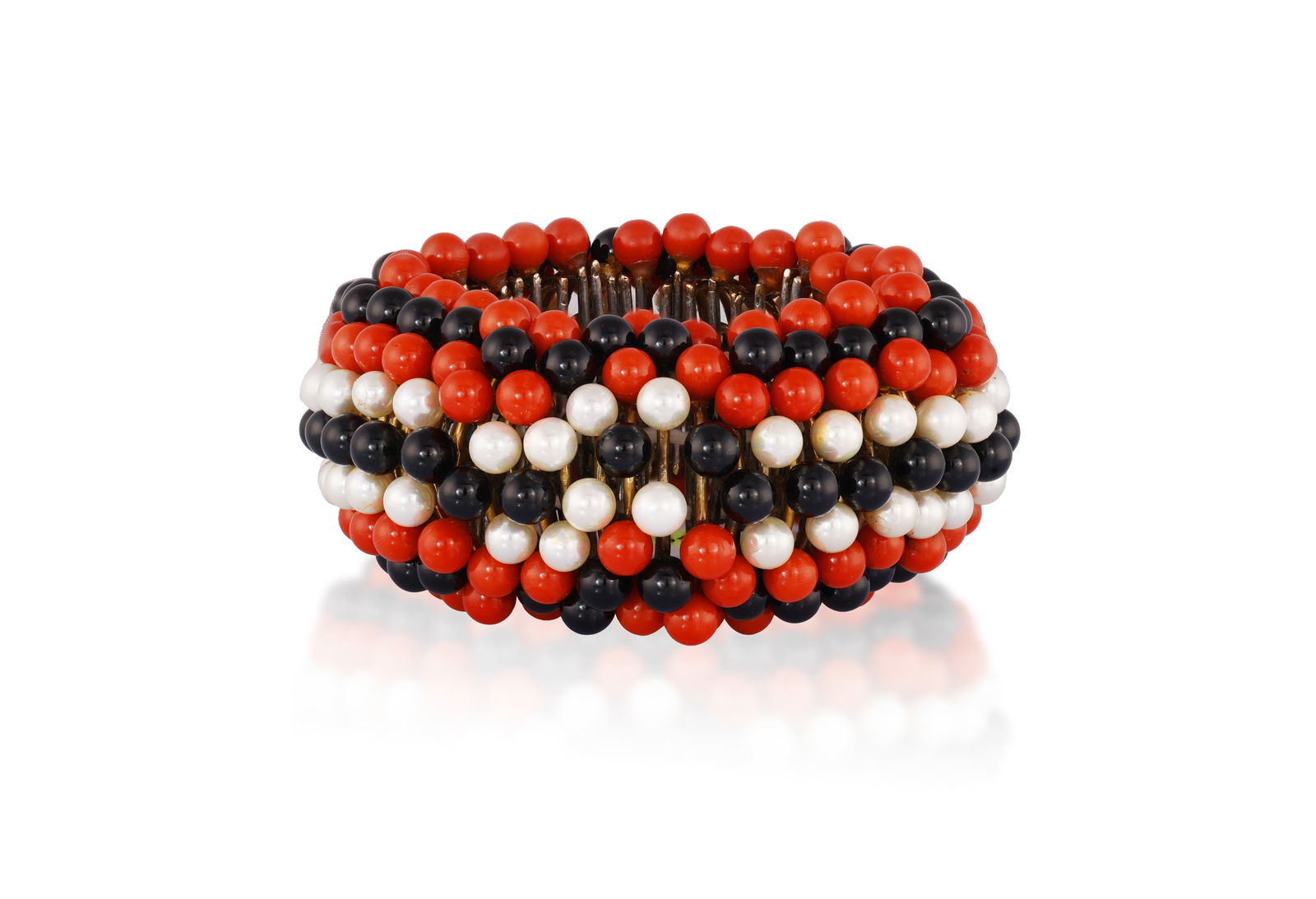 AN IMITATION PEARL, ONYX AND CORAL BEAD BRACELET * imitation pearl beads * onyx beads * coral beads (1 of 2)