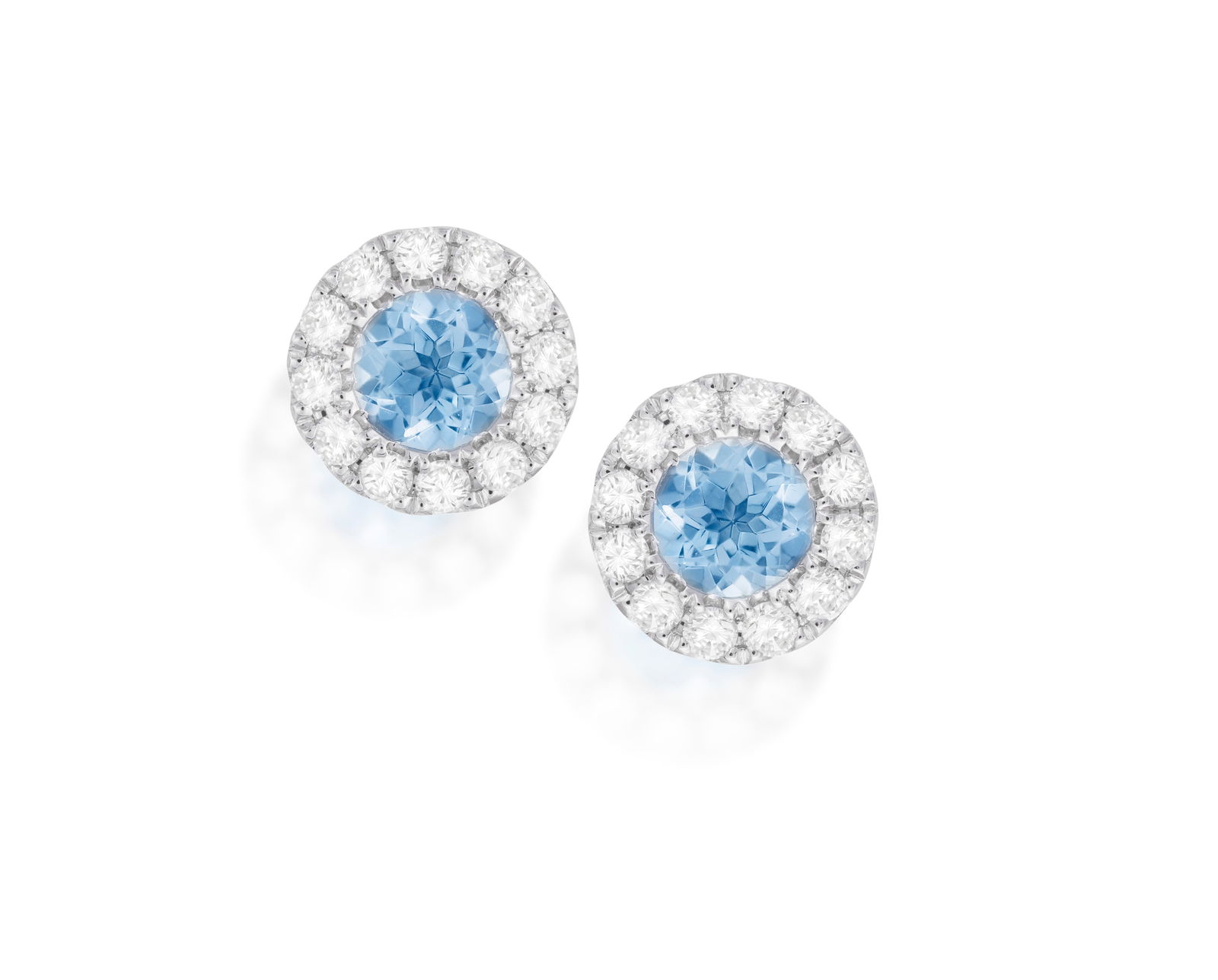 A PAIR OF AQUAMARINE AND DIAMOND EARSTUDS * two circular-cut aquamarines * brilliant-cut diamonds *: A PAIR OF AQUAMARINE AND DIAMOND EARSTUDS * two circular-cut aquamarines * brilliant-cut diamonds * mounted in 18K gold * length 1.6cm