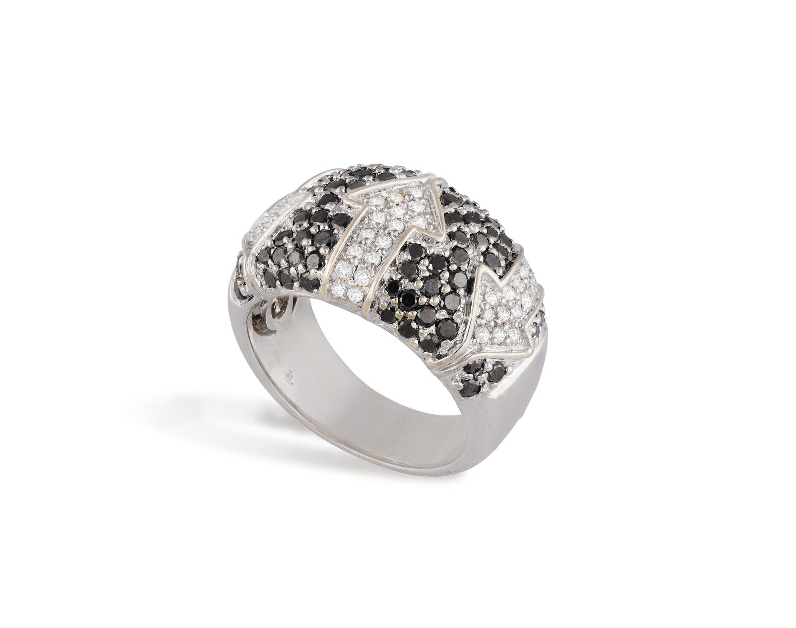 A DIAMOND DRESS RING * circular-cut black and colourless diamonds, approx. 3.00cts total * mounted (1 of 4)