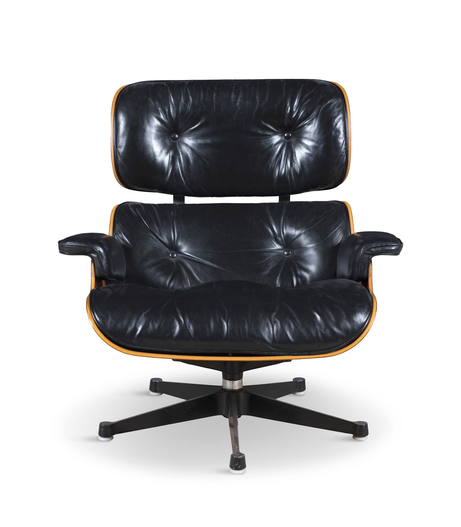 EAMES A Charles and Ray Eames for Herman Miller Lounge Chair. 82.5 x 82.5 x 80cm(h): EAMES A Charles and Ray Eames for Herman Miller Lounge Chair. 82.5 x 82.5 x 80cm(h)