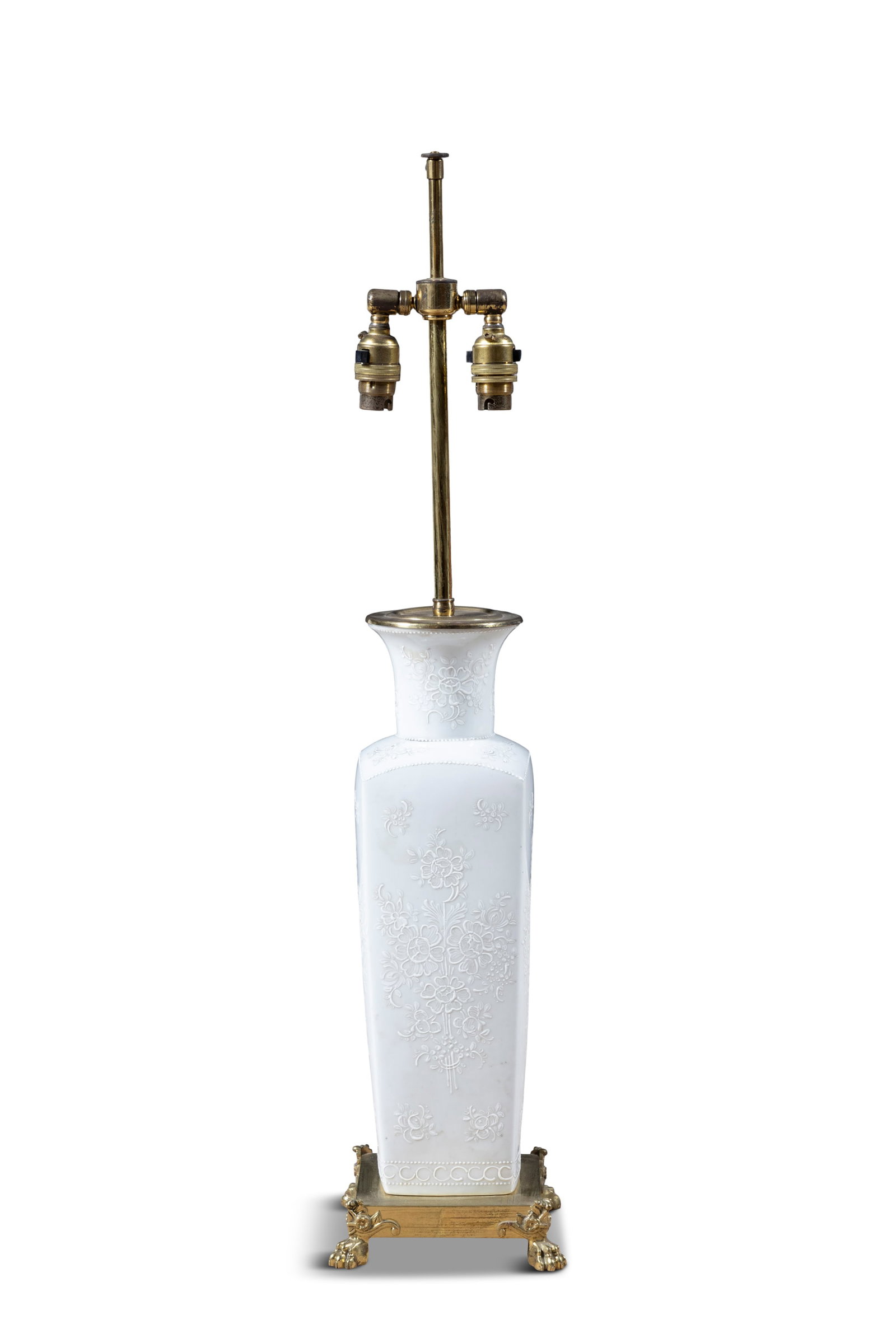 A FRENCH PORCELAIN LAMP WITH MORIAGE DECORATION (E) the base with brass plinth and four claw feet, (1 of 6)