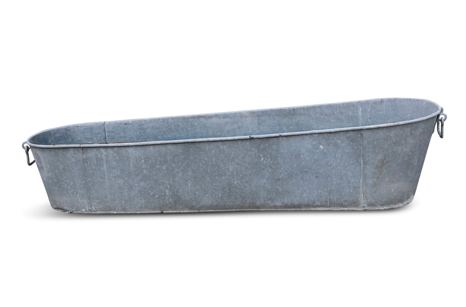 A SHALLOW ZINC BATH, with carrying handles to either end. 105cm x 56cm x 42cm high: A SHALLOW ZINC BATH, with carrying handles to either end. 105cm x 56cm x 42cm high