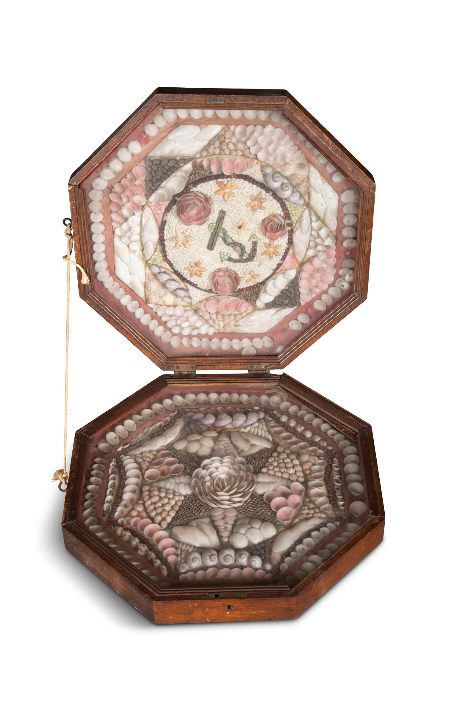 A SPECIMEN SEA SHELL SAILORS VALENTINE CASE, octagonal case, 34 x 34cm (1 of 2)