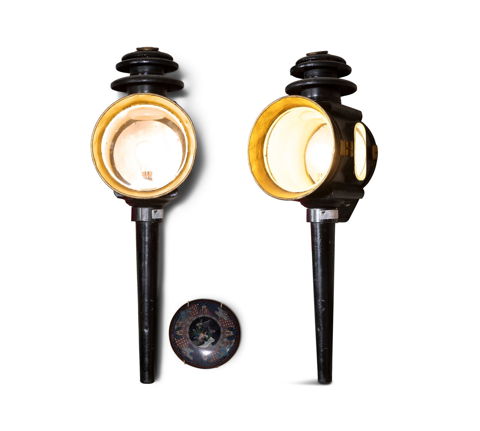 A PAIR OF 19TH CENTURY CARRIAGE LIGHTS, c.86cm high (1 of 3)
