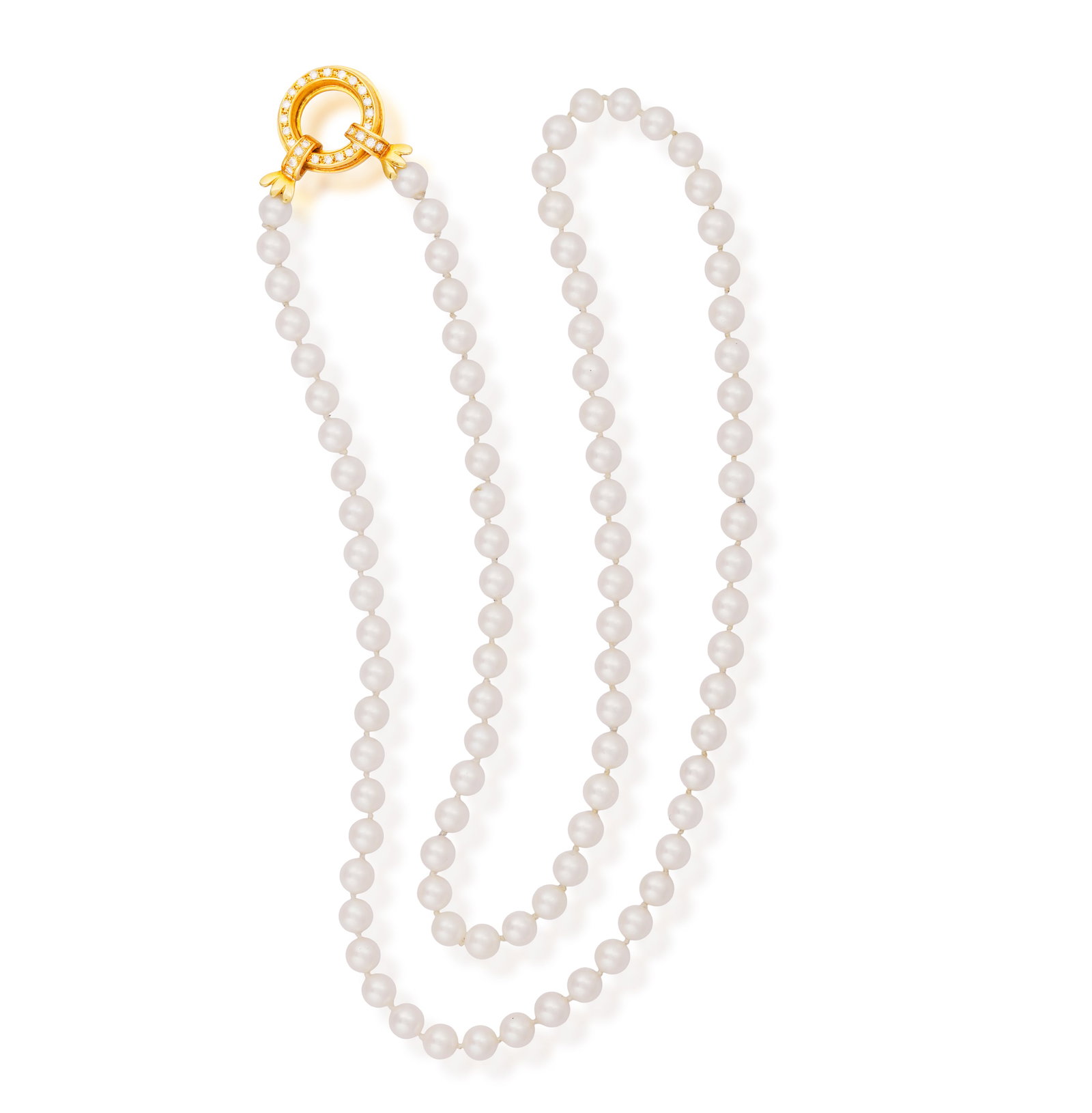 A CULTURED PEARL AND DIAMOND NECKLACE • A single row of cultured pearls of white tint, approx.: A CULTURED PEARL AND DIAMOND NECKLACE • A single row of cultured pearls of white tint, approx. 6.5 to 6.9mm • circular clasp with brilliant-cut diamonds • mounted in 18K gold •
