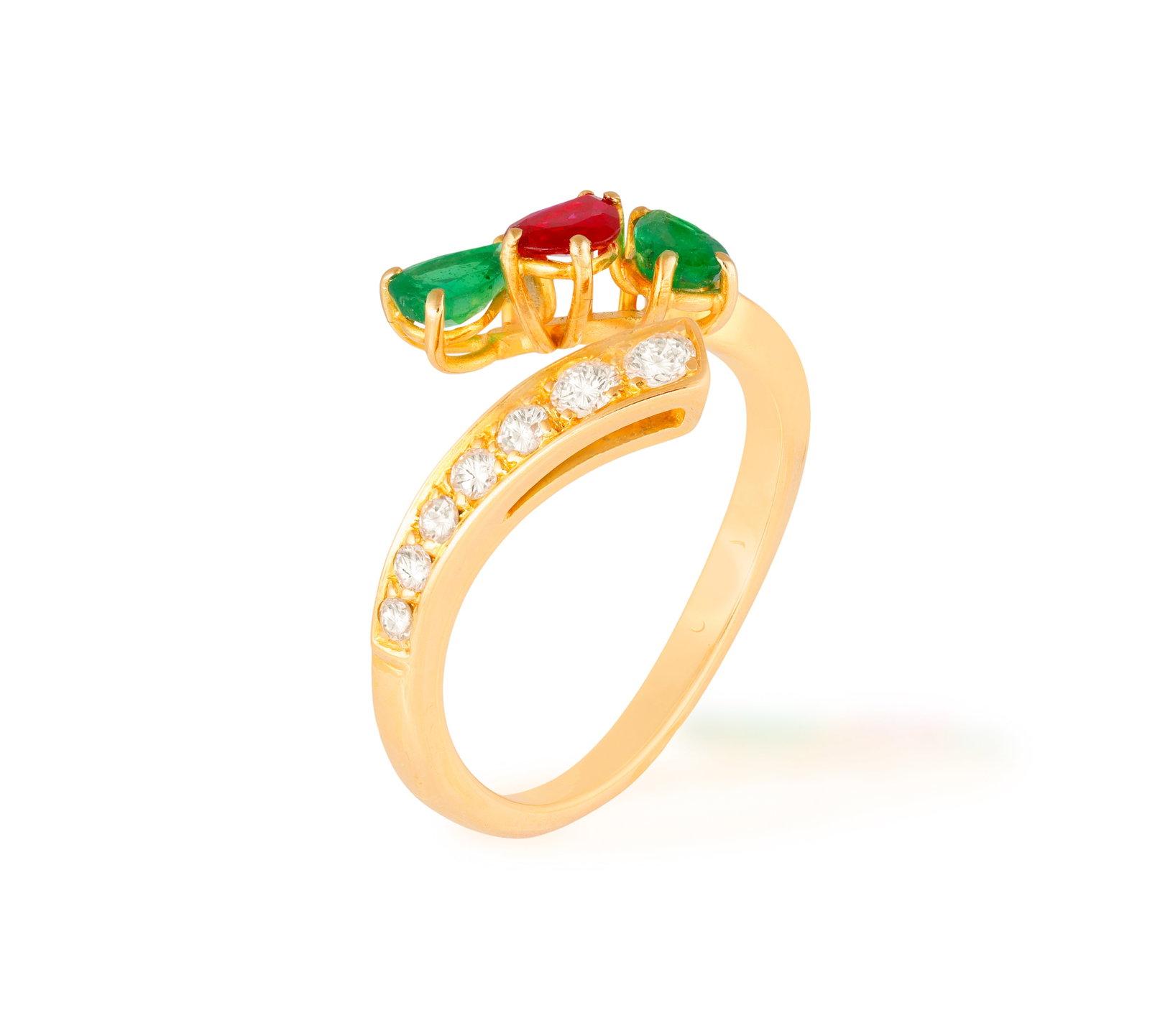 AN EMERALD, RUBY AND DIAMOND CROSSOVER RING • Pear-shaped ruby • two pear-shaped - 2