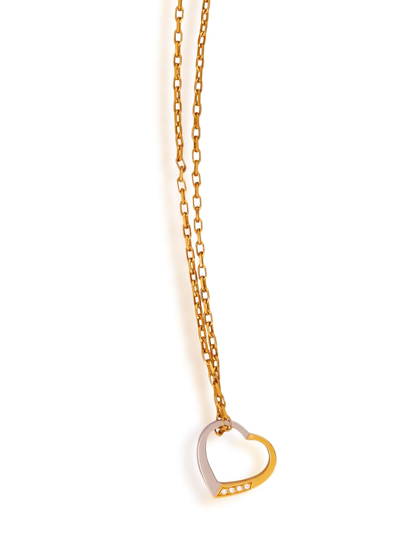 A DIAMOND HEART PENDANT ON CHAIN • Brilliant-cut diamonds • paperclip-link chain • (1 of 2)