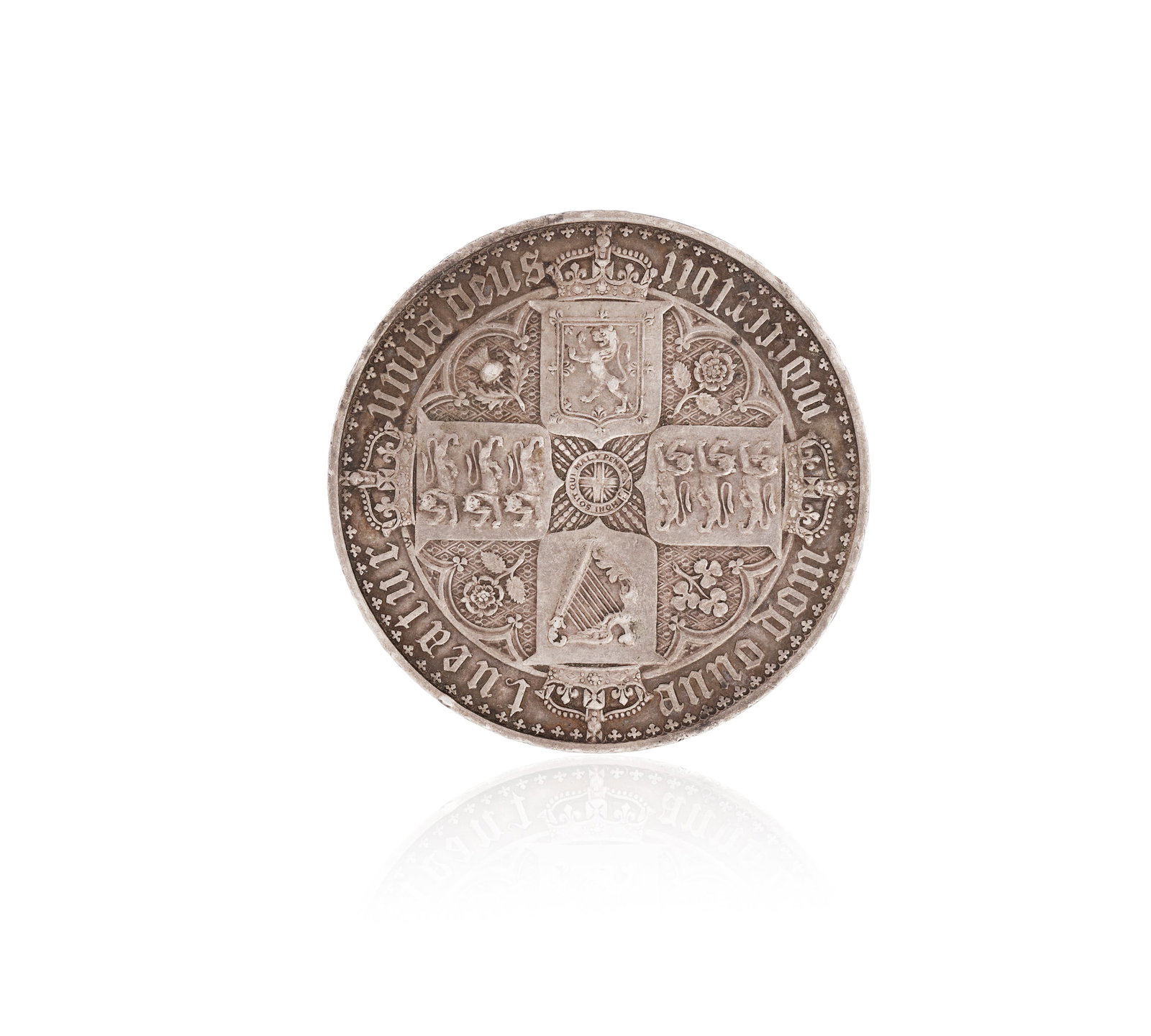 A RARE ENGLISH SILVER 'GOTHIC CROWN', 1847 • Crowned portrait of Queen Victoria facing left en (1 of 2)