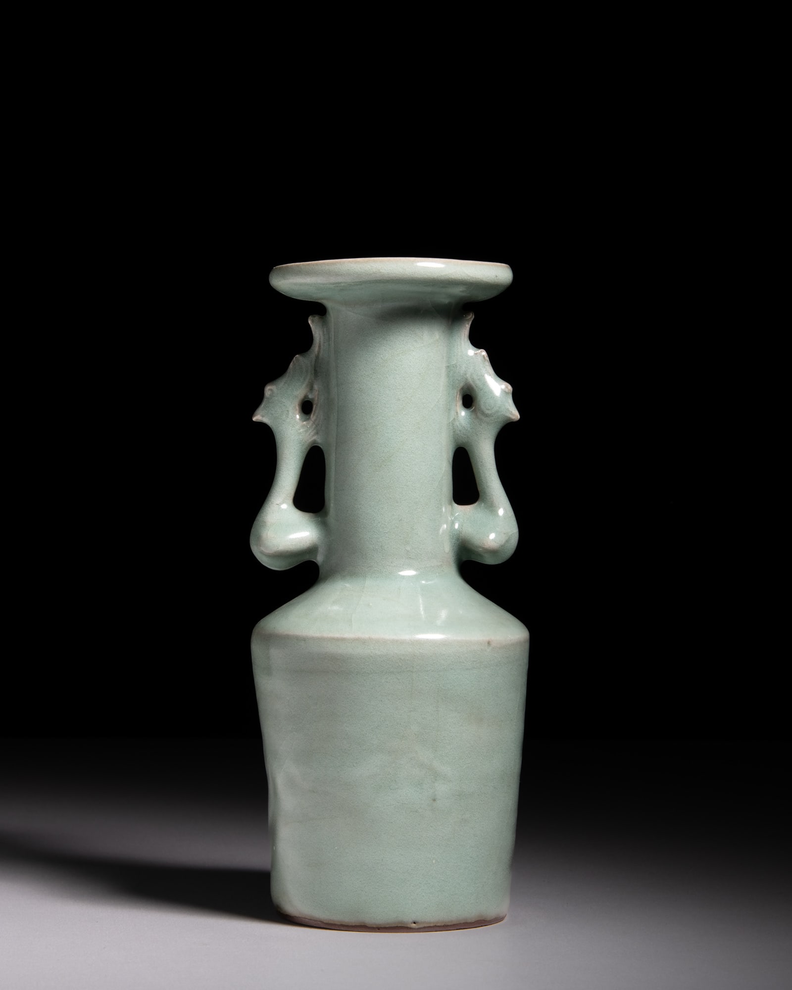 A MAGNIFICENT LONGQUAN CELADON PHOENIX HANDLED KINUTA VASE 南宋 龙泉青 (1 of 1)